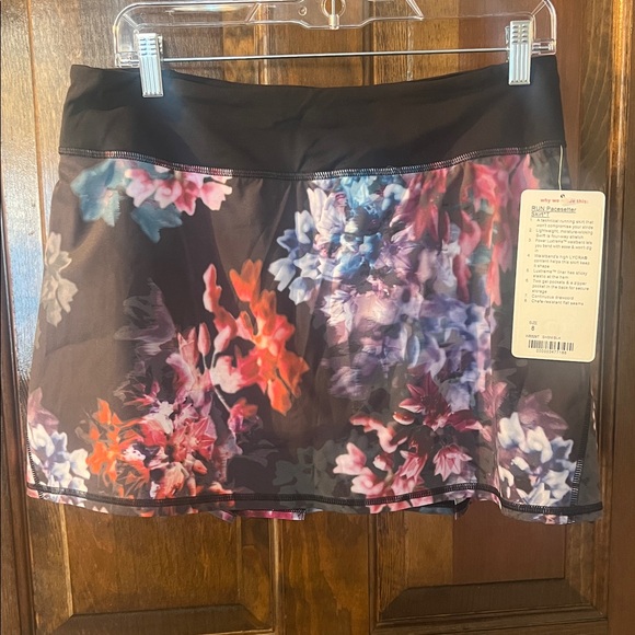 NWT Lululemon Run: Pacesetter Skirt Size 8 Tall Floral Spring Has Sprung - Picture 5 of 8